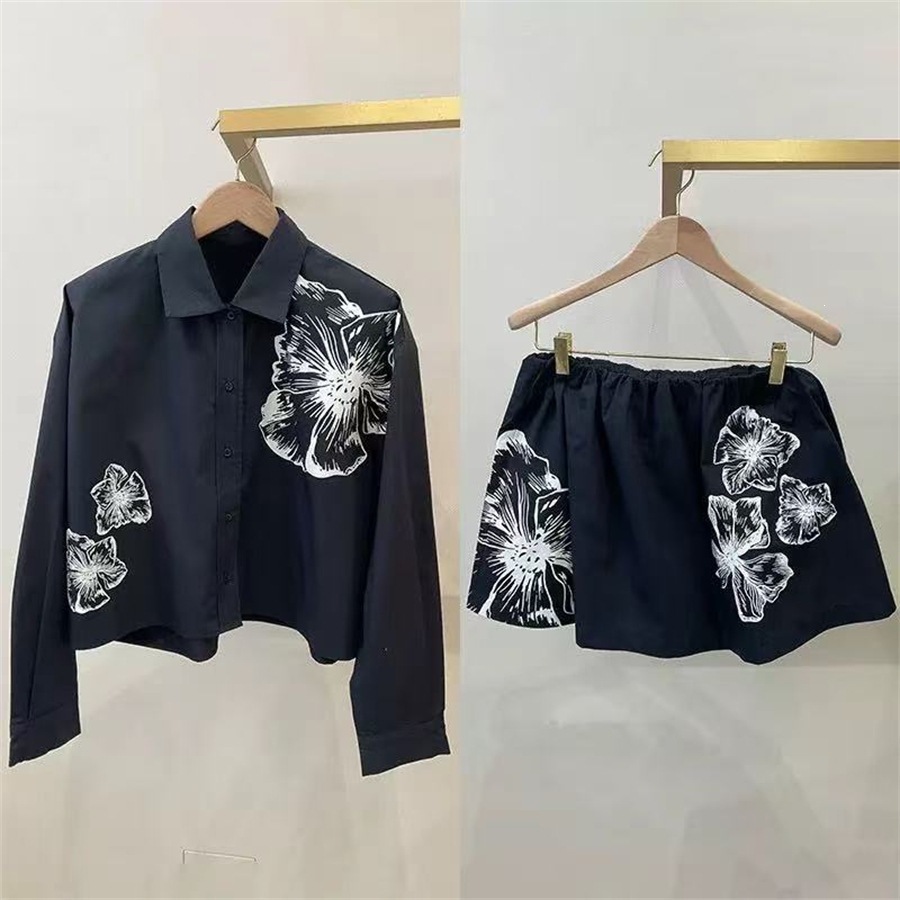 Romper Floral Print - Romantisches Set aus weißem Hemd mit