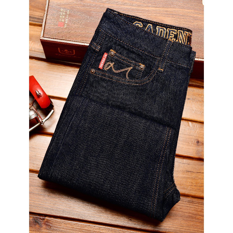 Tiefblaue Jeans für Herren, He – Levis Jeans 501 Bewertung und Preis